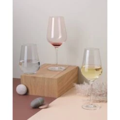 Verres à Vin Fjordlicht (lot De 2) -Umbraen Boutique 1000276898 210625 15431300243 MOOD DETAILS P000000001000276898 mood