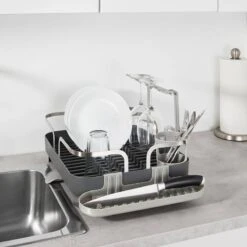 Umbra Égouttoir Holster 29 Umbra Égouttoir Holster -Umbraen Boutique 1000317008 220112 13112700363 DETAILS P000000001000317008