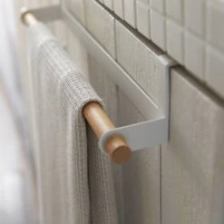 Yamazaki Porte Torchons Spécial Porte De Placard -Umbraen Boutique 1000318516 220107 161700000114 DETAILS P000000001000318516