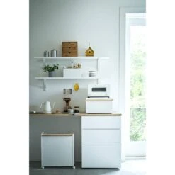 Yamazaki Boite à Pain Avec Poignée En Bois -Umbraen Boutique 1000318551 220107 16174100326 MOOD DETAILS P000000001000318551 mood