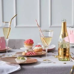 Verres à Vin GOLDEN TWENTIES 22 Verres à Vin GOLDEN TWENTIES -Umbraen Boutique 1000333331 231019 021 MOOD DETAILS P000000001000333331 mood