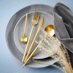 Couverts STILETTO (16 éléments) 29 Couverts STILETTO (16 éléments) -Umbraen Boutique 1000337793 220225 023 MOOD DETAILS P000000001000337793 mood