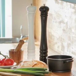 Poivrier En Bois Meule En Céramique -Umbraen Boutique 11a57cf544ab4b458d89b2dff365cf4a 1