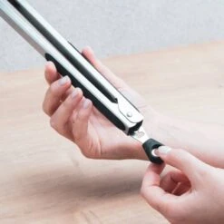 Pince De Cuisine En Penderie -Umbraen Boutique 28cf74836984406f8ad88548be03e922