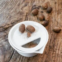 Râpe Manuelle à Condiment -Umbraen Boutique 2c05424112cf46929e10a380af92bb45