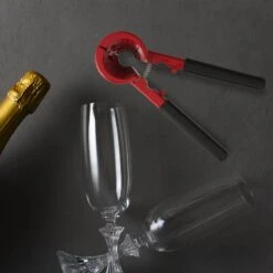 Casse-noix De Couleur Rouge -Umbraen Boutique 357d853f66834ebd96b97993bb58dbd6