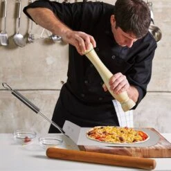 Pelle à Pizza Avec Manche En Bois -Umbraen Boutique 3a52877c671f4495ae6b27fb1632b722