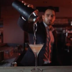 Shaker De Barman Pour Cocktails -Umbraen Boutique 5481c63666214f3e8fd6a42e224950b1