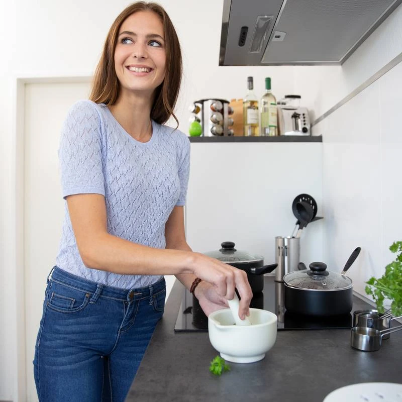 Mortier Avec Pilon En Porcelaine Blanche 4 Mortier Avec Pilon En Porcelaine Blanche – Image 2