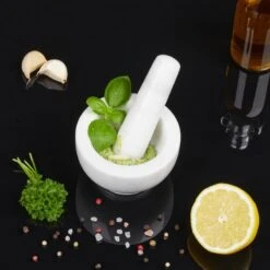 Petit Mortier En Marbre Avec Pilon -Umbraen Boutique ce57901fdcb746e3808afed6b44ae457